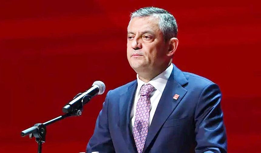 ÖZGÜR ÖZEL GELİYOR