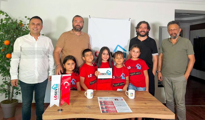 MİKROFON EL DEĞİŞTİRDİ