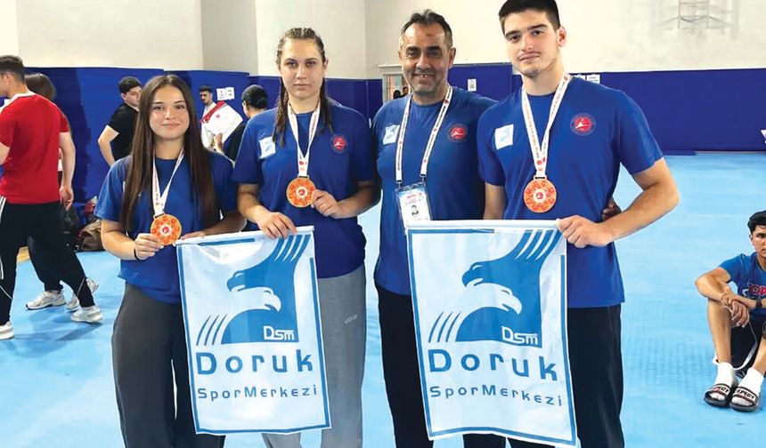 KİCK BOKS ŞAMPİYONASINDA MADALYA YAĞMURU