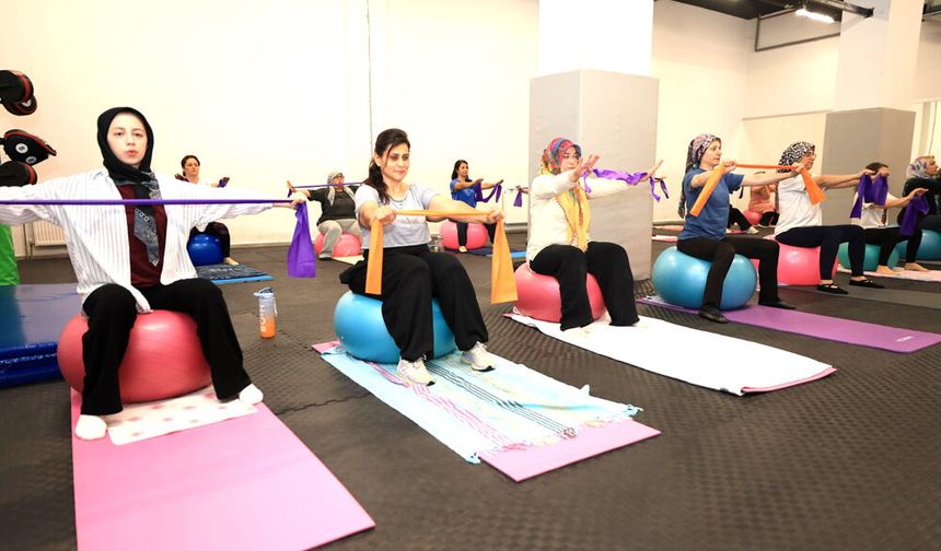 PAMUKKALE’DE YAZ SPOR KURSLARI HAREKET DOLU YAZ YAŞATIYOR
