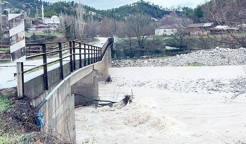 SARIKAVAK KÖPRÜSÜ DSİ HAREKETE GEÇTİ
