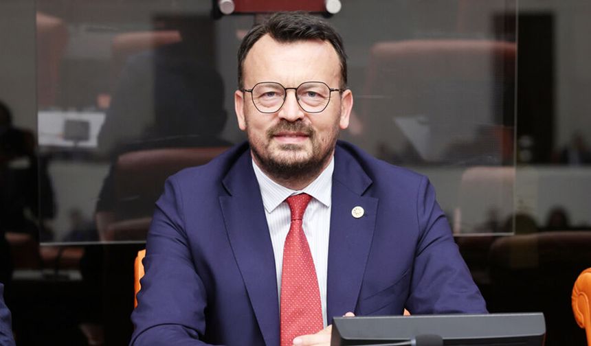 YENİ PARTİLİ ARPACI:  BAHÇELERDE BOLLUK VAR, ÜRETİCİ KAZANAMIYOR