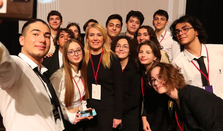 MERKEZEFENDİ’DEN ÖĞRENCİLERE DESTEK