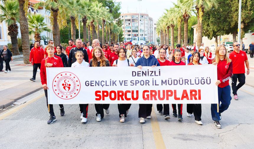 SPORCULARDAN RENKLİ KORTEJ