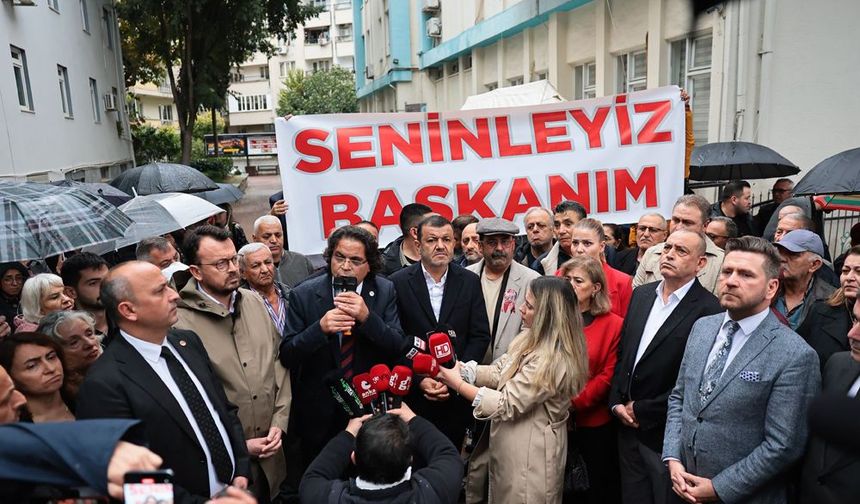 ŞENİZ DOĞAN’A YAĞMUR ALTINDA DESTEK