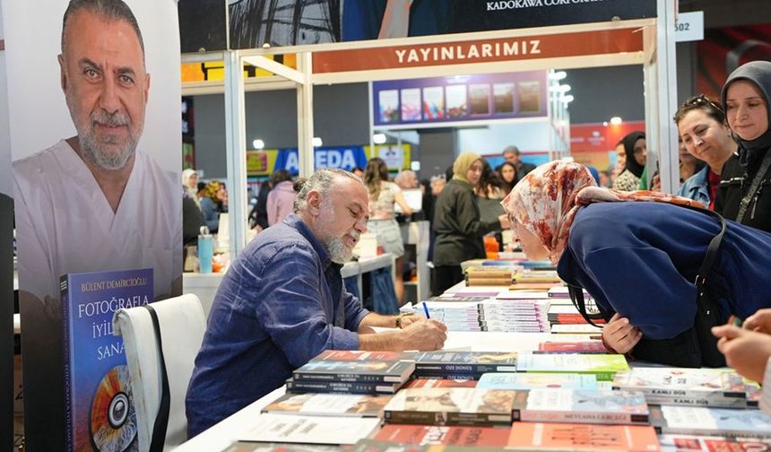 KİTAP FUARI’NDA YAZAR YAĞMURU