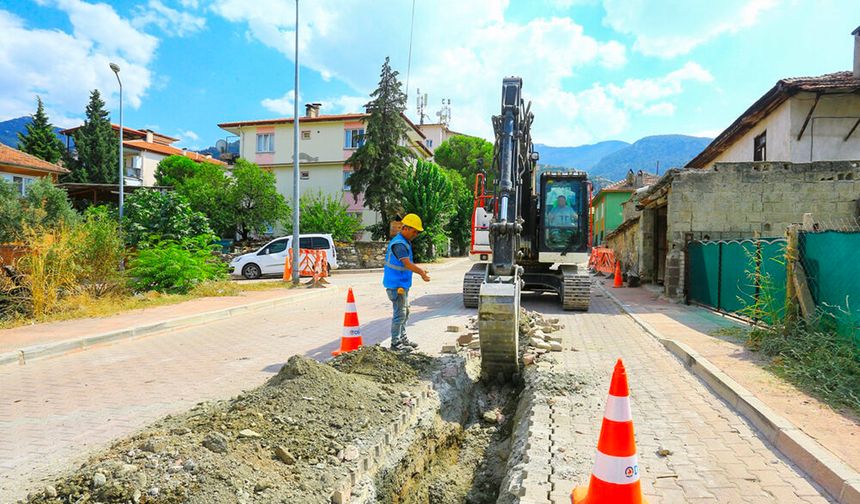 HONAZ’DA İÇME SUYU HATLARI YENİLENİYOR