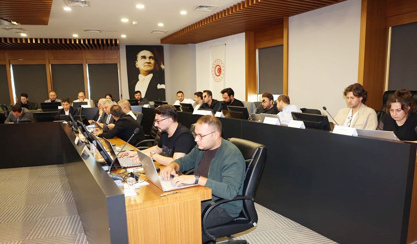 DENİZLİ İHRACATÇILAR BİRLİĞİ’NDE YAPAY ZEKA EĞİTİMİ