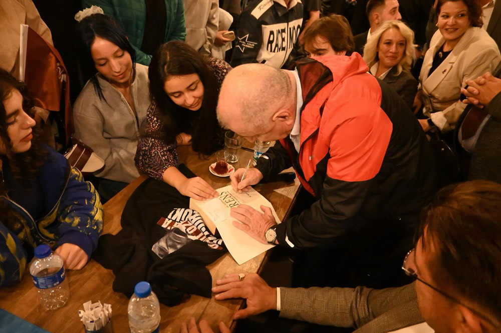 565660830 18489278818072665 7928141279505200077 N