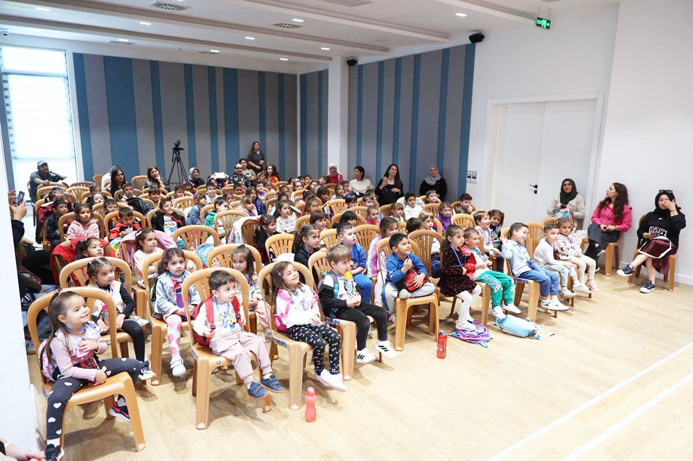 Merkezefendi̇ Beledi̇yesi̇ Kent Ti̇yatrosu Mi̇ni̇kleri̇n Yüzünü Güldürdü (6)