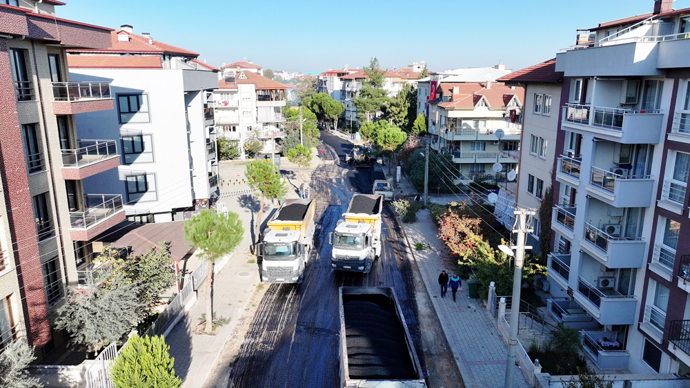 Denizli Büyükşehir’den Sıcak Asfalt Atağı (1)