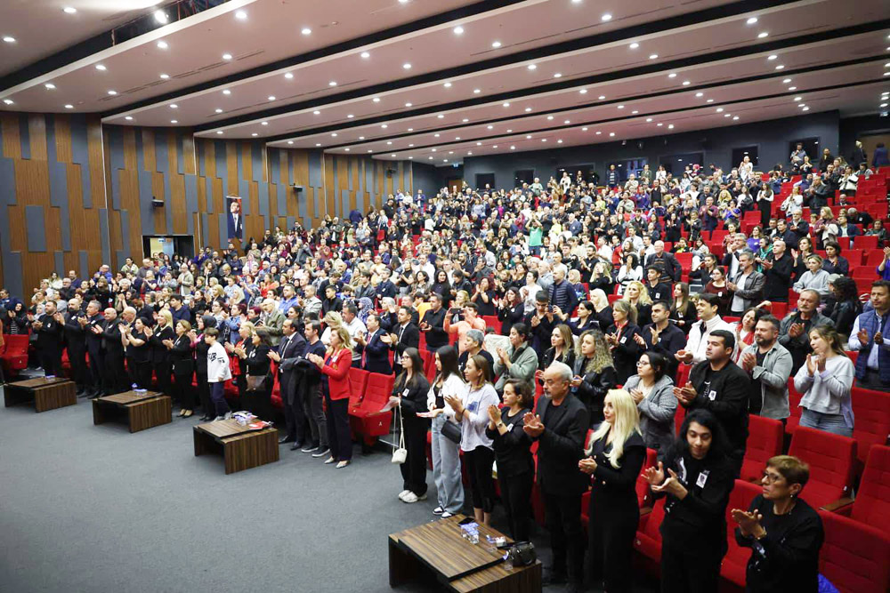 Merkezefendi̇’de Atatürk’ü Anma Konseri̇ Ayakta Alkişlandi (9)