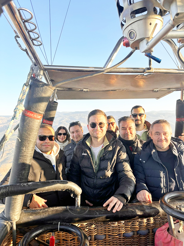 A43604C3 058F 4909 B558 97F4De87F50E