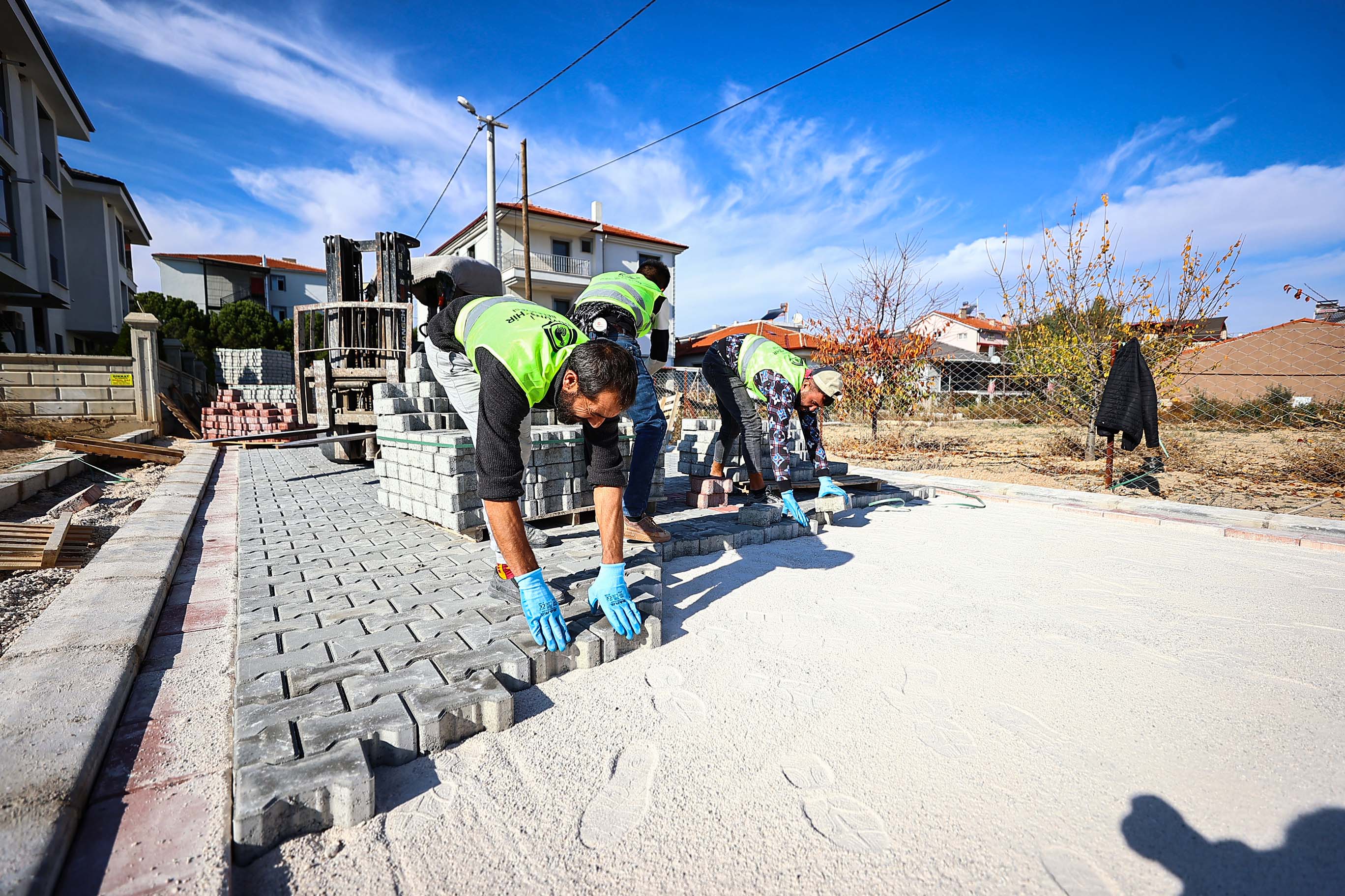 Denizli Büyükşehir’den Çivril’e 100 Bin Metrekarelik Kilit Parke Yatırımı (1)