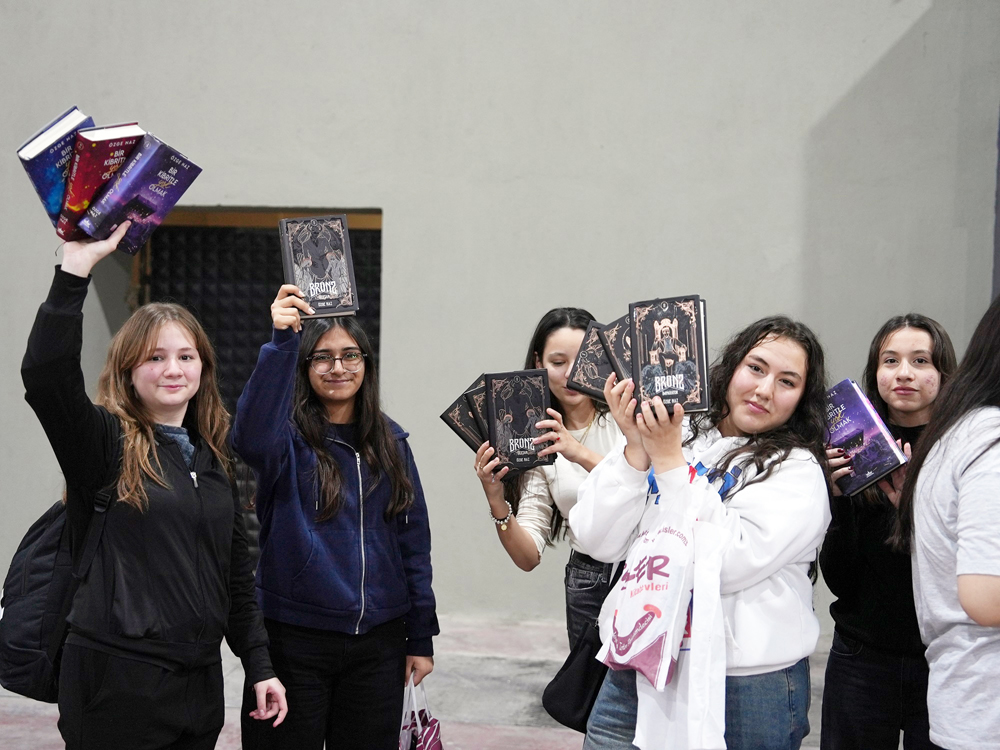 Denizli Kitap Fuarı Ziyaretçi Akınına Uğruyor (3)