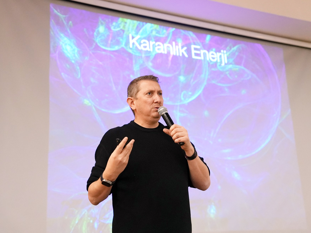 “Evrenin Doğumu Ve Ölümü” Konferansı Gerçekleştirildi (4)