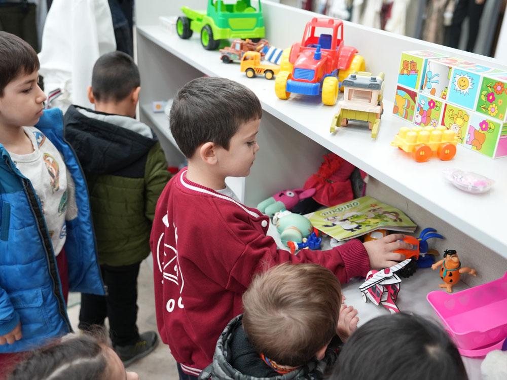 Küçük Yüreklerden Sevgi Eli’ne Anlamlı Destek (2)