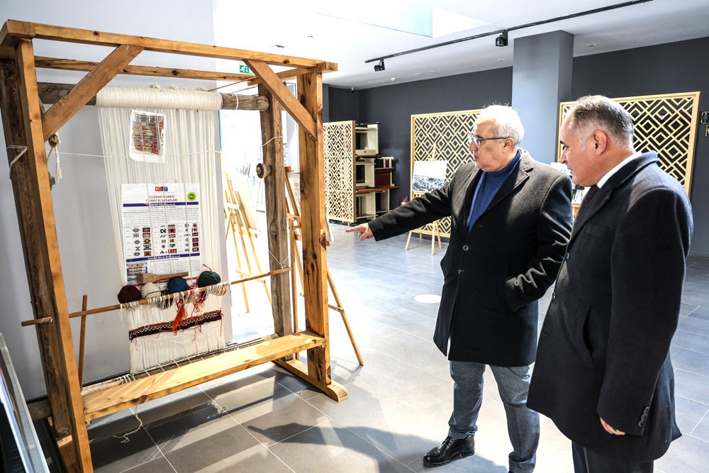 611178425 2573474356361559 7105654960618224761 N