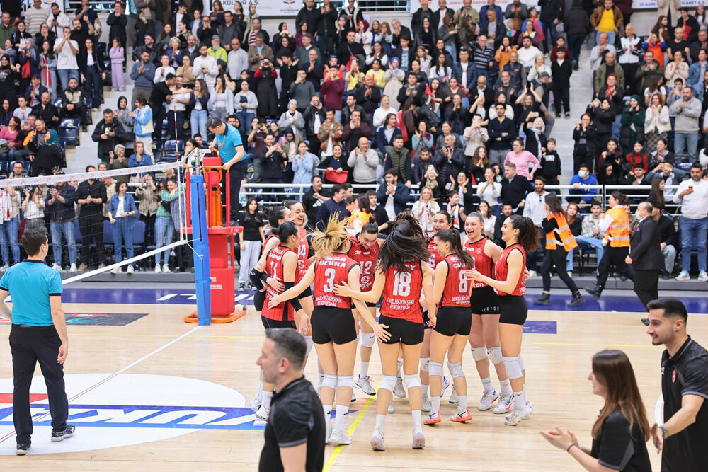 643560193 18410977528133079 2373589700526826060 N