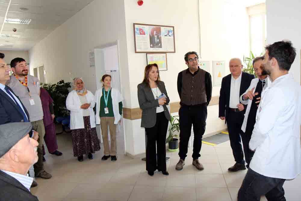 648202396 1352642023569483 1511442237440793238 N