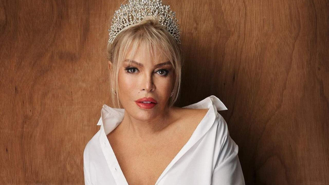 Ajda Pekkan Fyy1 Cover