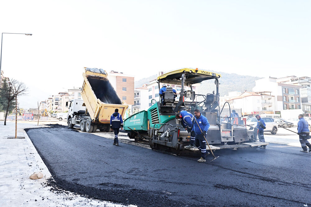 Gerzele Mahallesi’nde Asfalt Seferberliği Başladı (4)