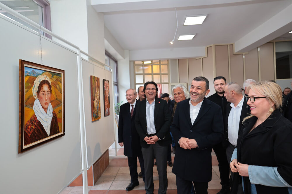 658846356 18416128678133079 7776944098079592320 N