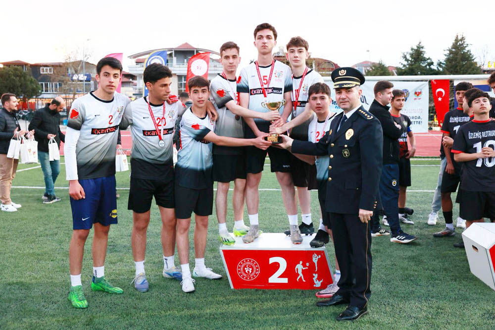 668906093 18369554320206729 5549945029190385912 N