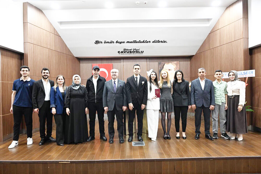 671215105 18091817099463255 1569432501951131944 N