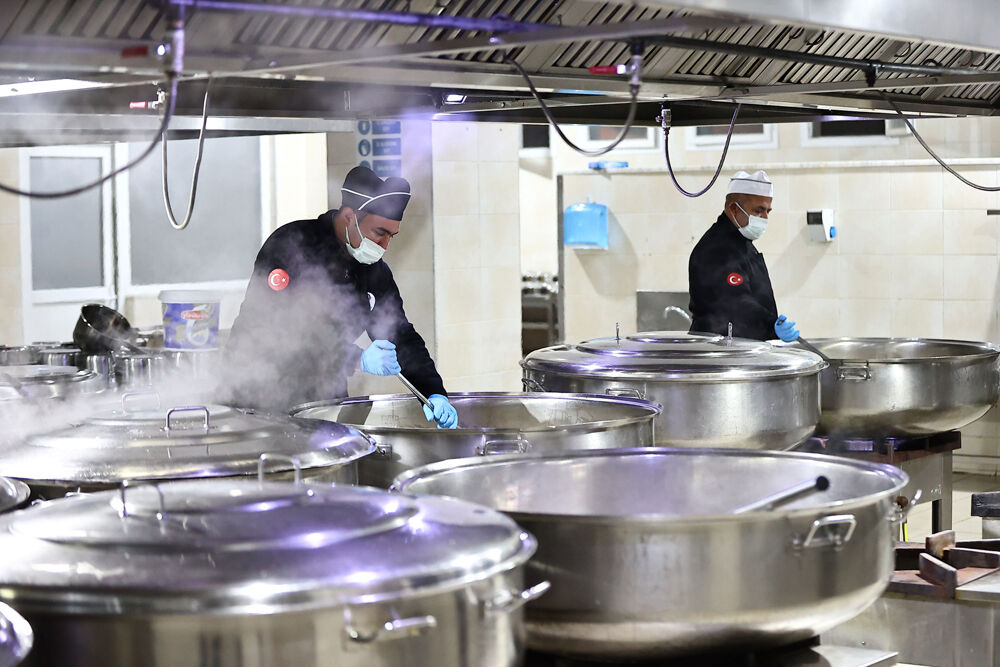 Büyükşehir’in Iyilik Sofrası Paylaştıkça Büyüyor (3)