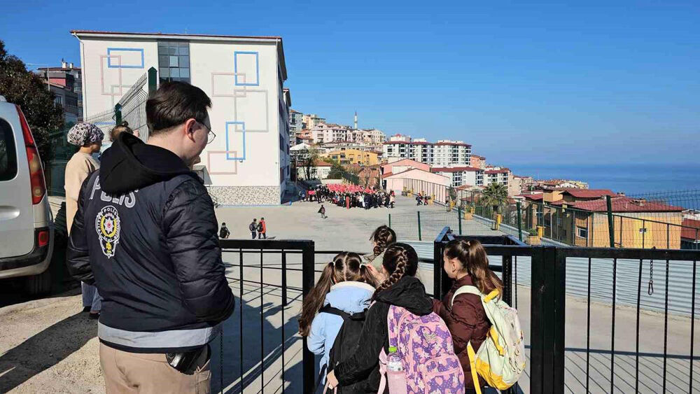 Zonguldak Taki Okullarda Polis Nobeti Basladi 19765755 Amp