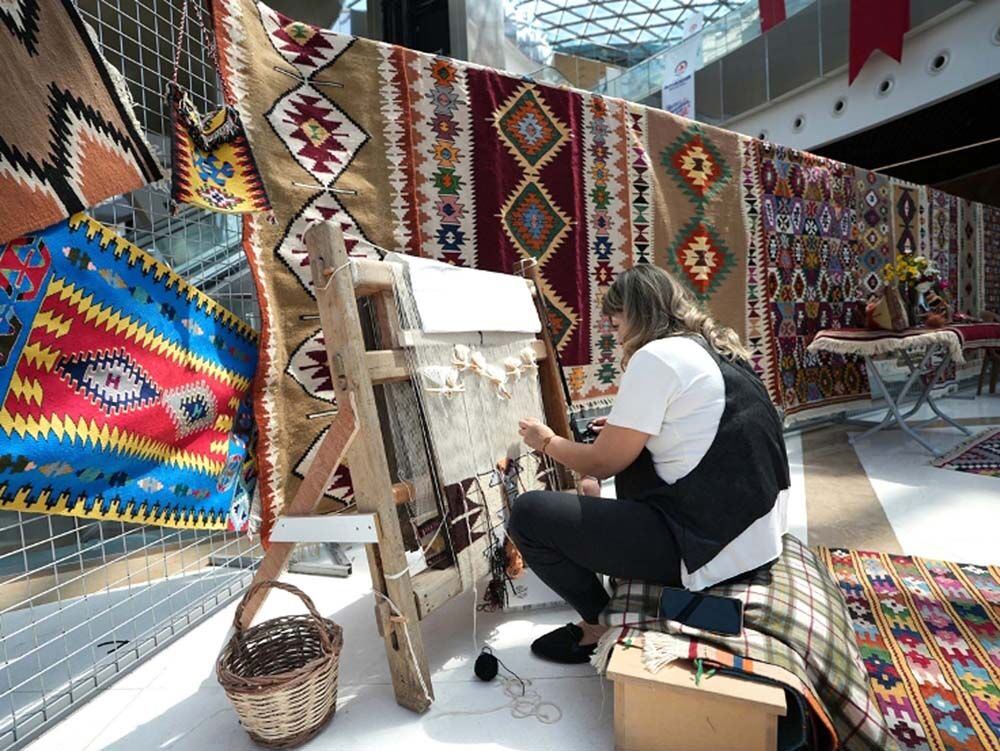 “Geçmişin Altın İzleri” 9. Karma Sergisi Açıldı (8)