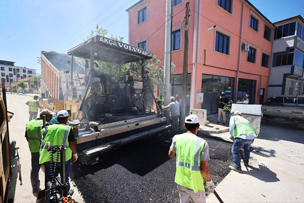 Büyükşehir ’Den Tavas’a Üstyapı Dokunuşu Demirciler Caddesi Sıcak Asfaltla Buluşuyor (10)