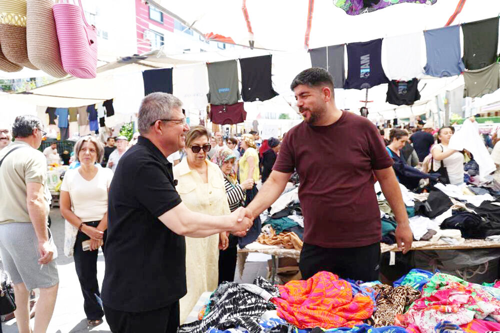 Ak Parti̇ İl Başkani Subaşioğlu Esnafin Yaninda 4