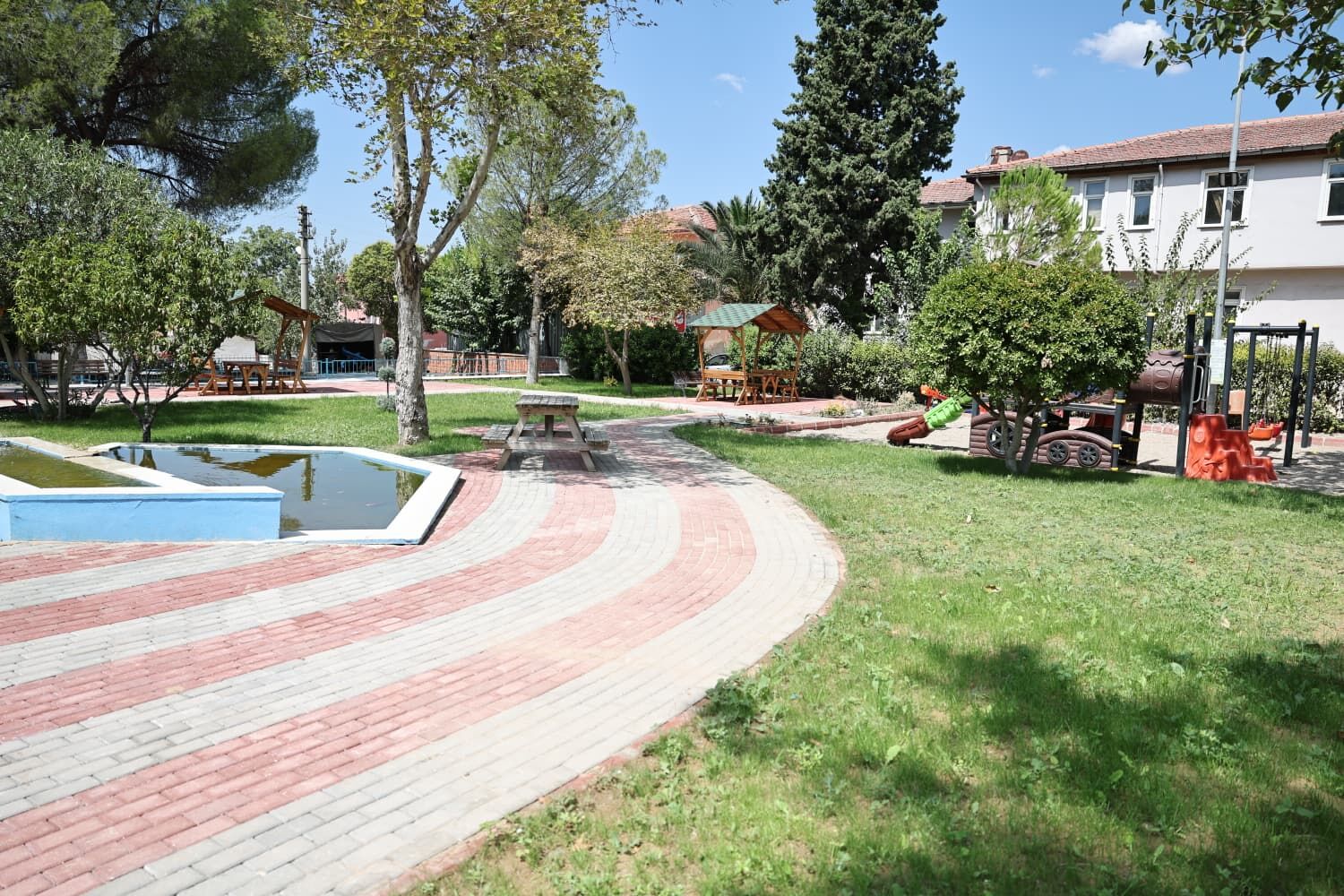 Akköy Behçet Güleç Parki Yeni̇lendi̇ (4)