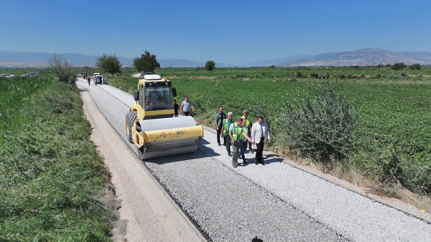 Başkan Ertemur, Yeni̇ Araç Fi̇losuyla Pamukkale’de Asfalt Devri̇mi̇ne Başladi (2)