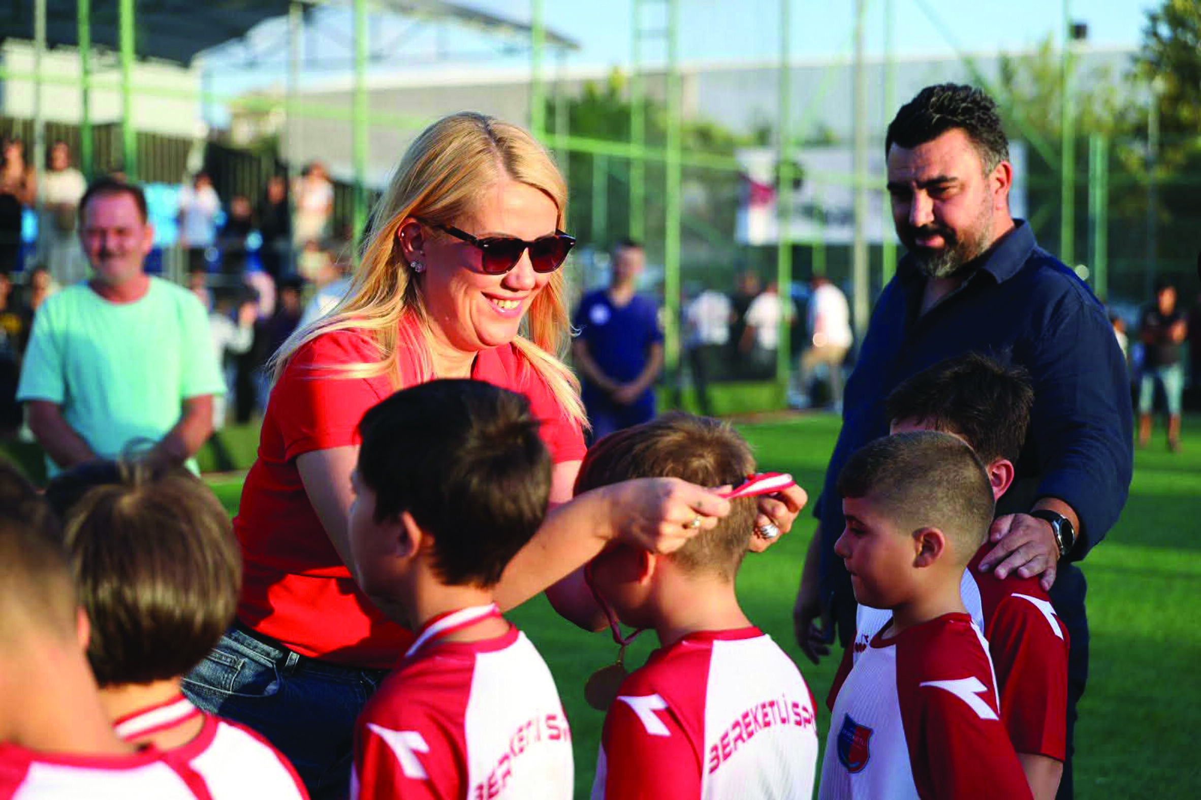 Merkezefendi̇’de Turnuva Şampi̇yonlarina Ödülleri̇ Veri̇ldi̇ (3)