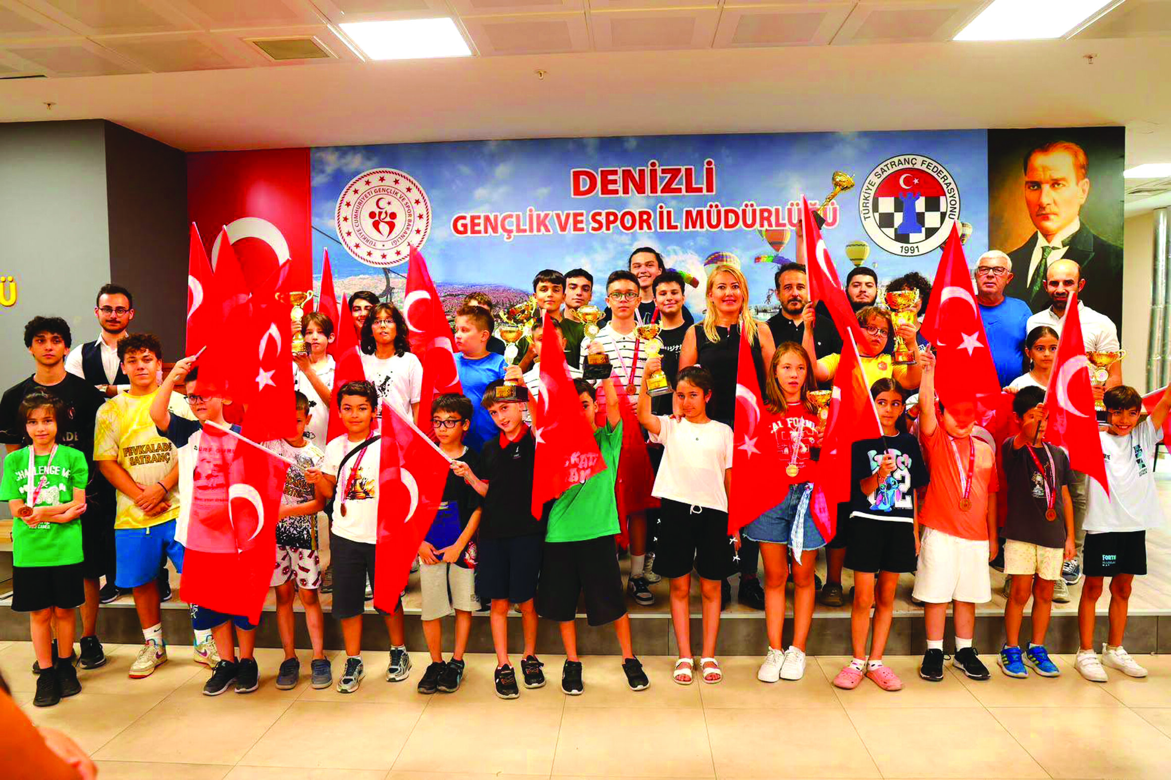 Merkezefendi̇’de Turnuva Şampi̇yonlarina Ödülleri̇ Veri̇ldi̇ (5)