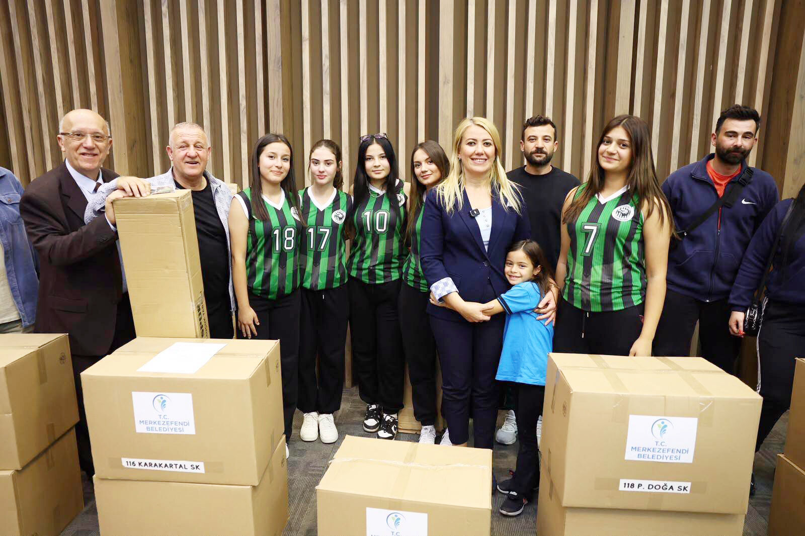 Merkezefendi̇ Beledi̇yesi̇’nden 127 Amatör Spor Kulübüne Malzeme Desteği̇ (9)