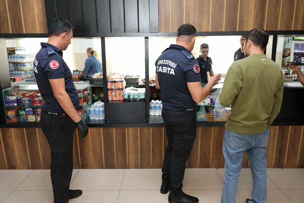 Merkezefendi̇’de Öğrenci̇leri̇n Güvenli̇ği̇ İçi̇n Deneti̇mler Sürüyor (10)